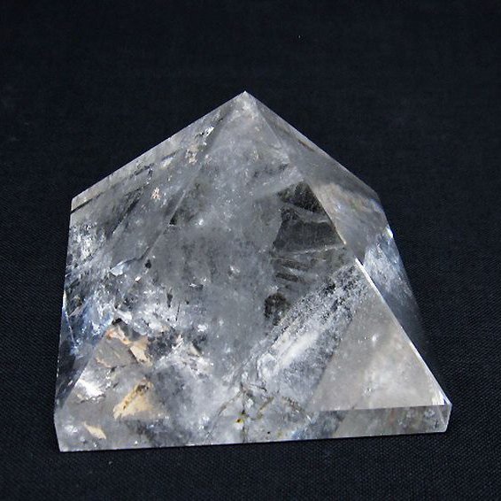 ヒマラヤ水晶ピラミッド [t600-2497]