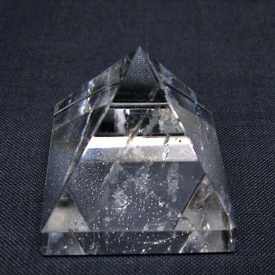 ヒマラヤ水晶ピラミッド[T600-2545]