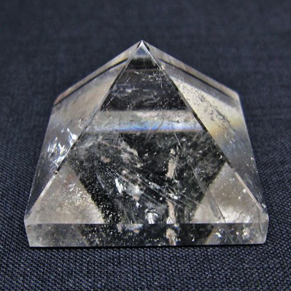 ヒマラヤ水晶ピラミッド [t600-2751]