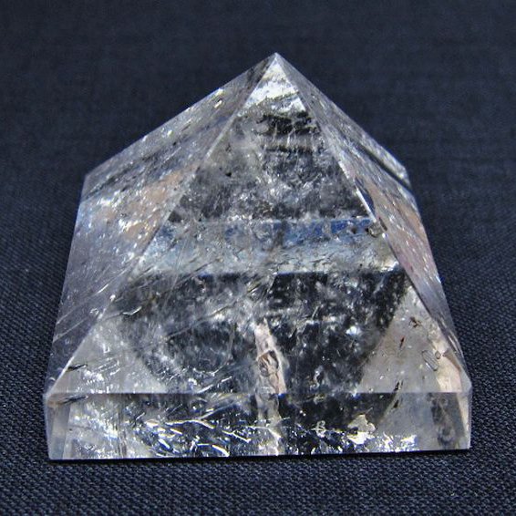 ヒマラヤ水晶ピラミッド [t600-2889]