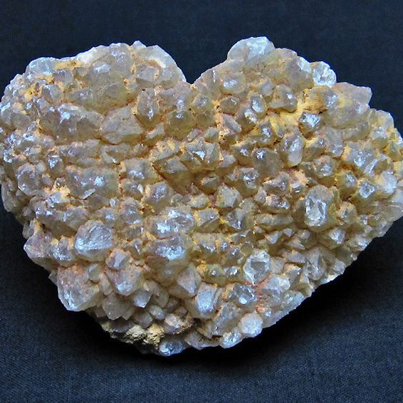 スーパーセブン ハート 置物 [t602-1993]