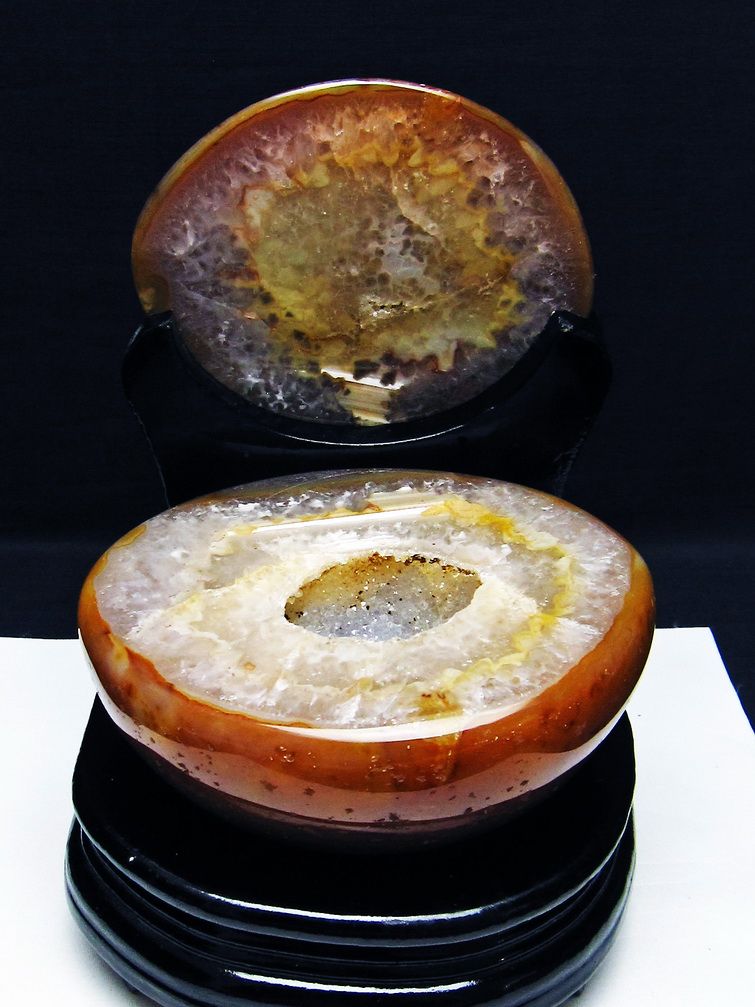 1.6Kg ペア水晶トレジャーメノウ[T604-7736]