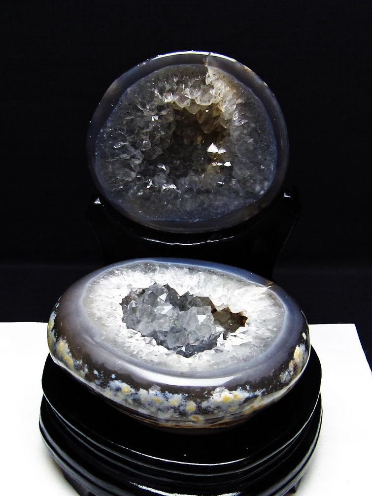 1.7Kg ペア水晶トレジャーメノウ[T604-7787]