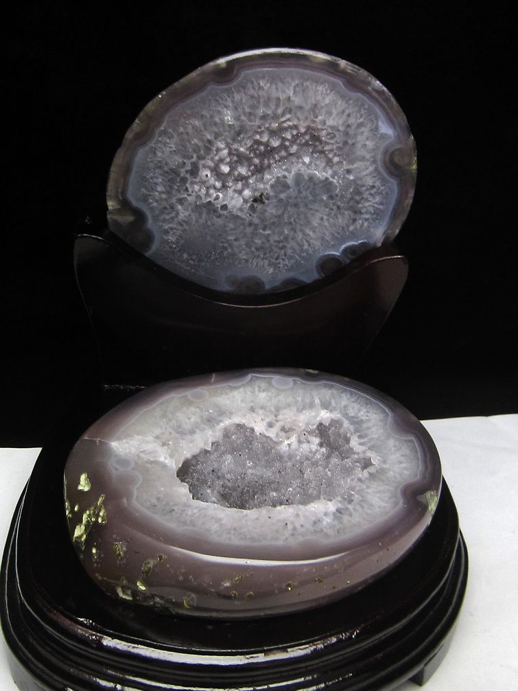 1.6Kg ペア水晶トレジャーメノウ[T605-2464]