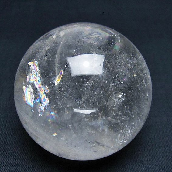 虹入り ヒマラヤ水晶 丸玉 63mm [T62-15417]