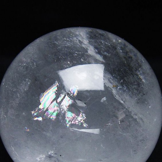 虹入り ヒマラヤ水晶 丸玉 86mm [t62-16640]