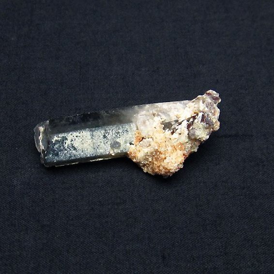 ガーデンルチル入り 水晶 原石[T626-1217]