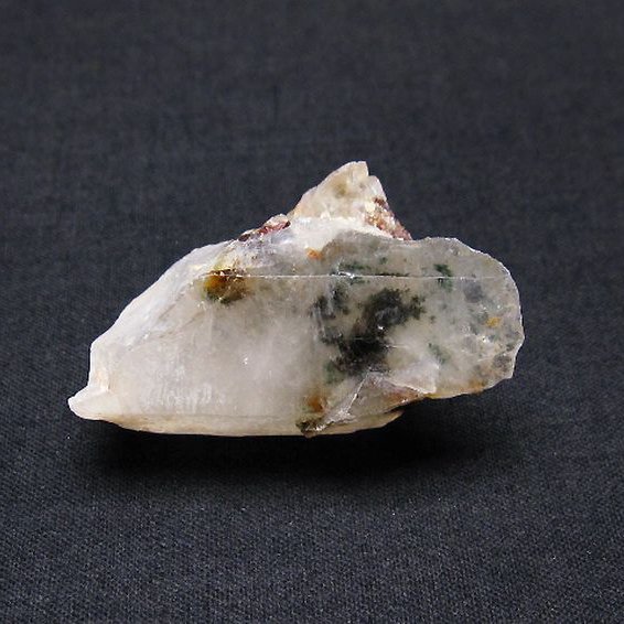 ガーデンルチル入り 水晶 原石[T626-1338]