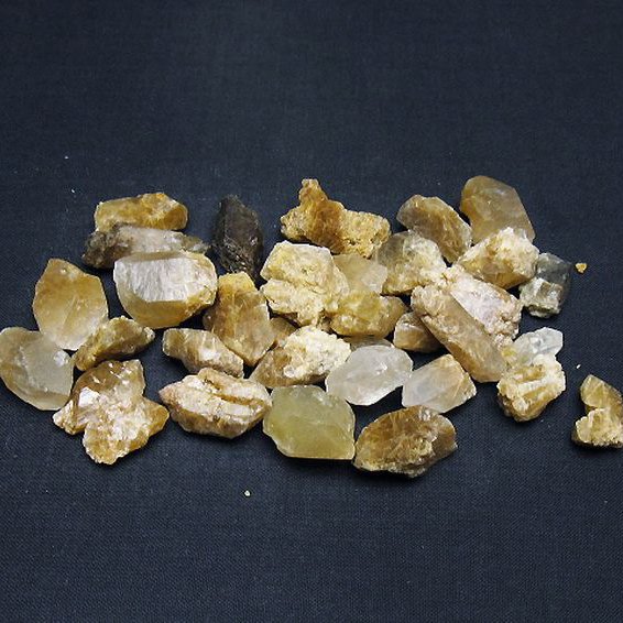 ルチル入り 水晶 原石[T626-1535]