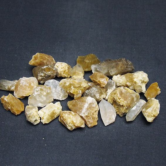 ルチル入り 水晶 原石[T626-1547]