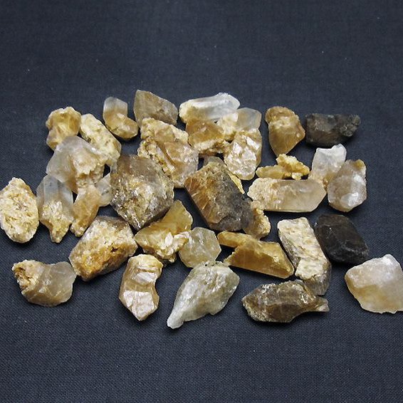 ルチル入り 水晶 原石[T626-1598]