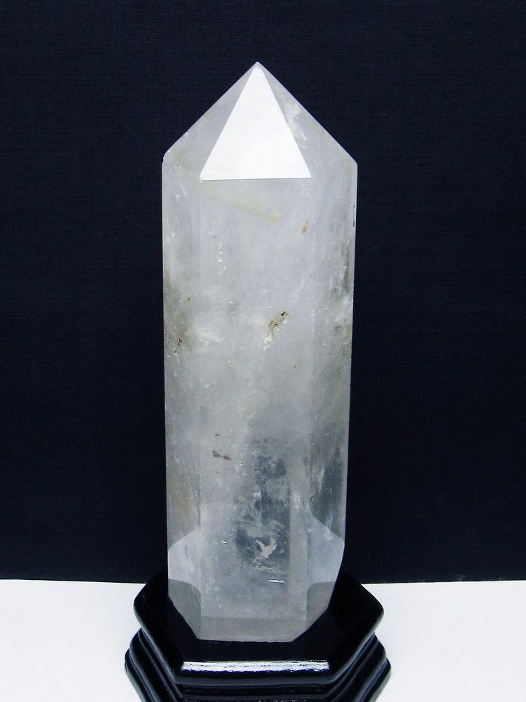 1.7Kg 虹入り ヒマラヤ水晶 六角柱 [t627-7013]