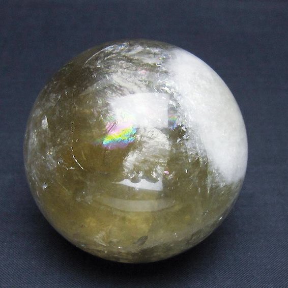 ライトニング水晶 丸玉 58mm [t63-8029]