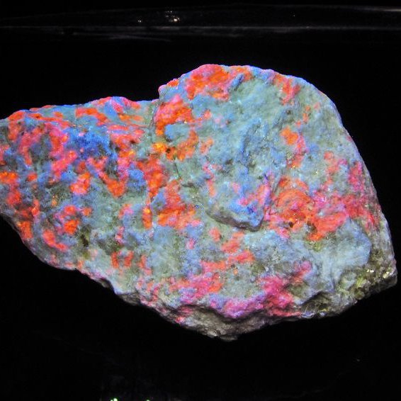 2Kg 雲母入り ハックマナイト 原石[T636-1764]