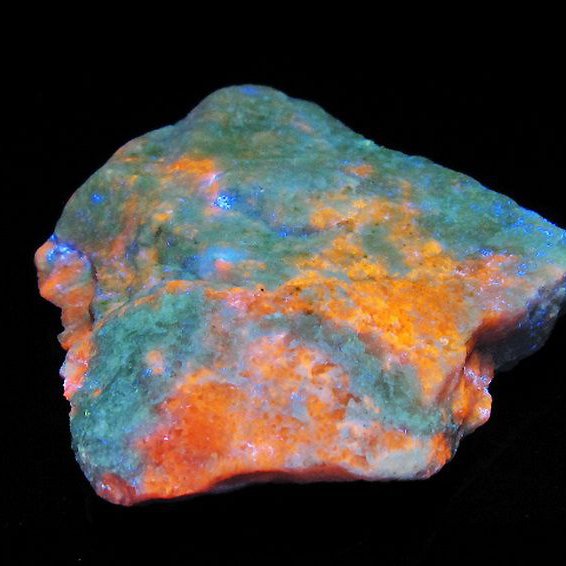 ハックマナイト 原石[T636-2125]