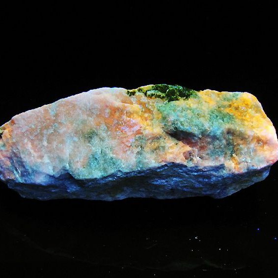 ハックマナイト 原石[T636-2202]