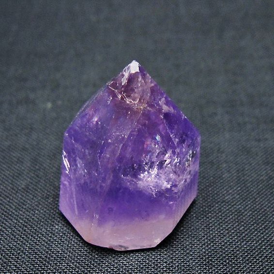 アメジスト 六角柱 [t642-6476]