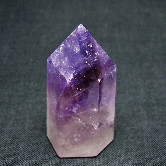 アメジスト 六角柱 [t642-6493]