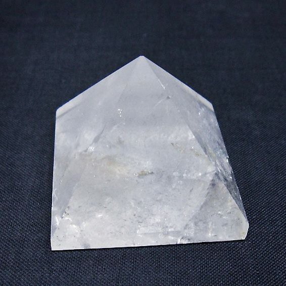 ヒマラヤ水晶ピラミッド[T648-3531]