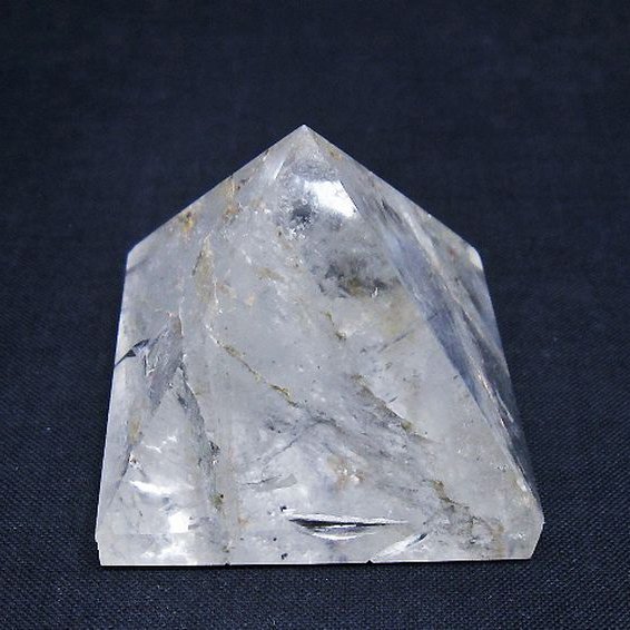 ヒマラヤ水晶ピラミッド [t648-3571]