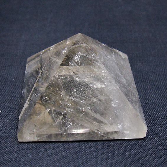ヒマラヤ水晶ピラミッド[T648-3608]