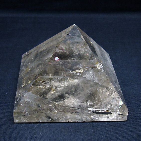 虹入り ヒマラヤ水晶ピラミッド[T648-3805]