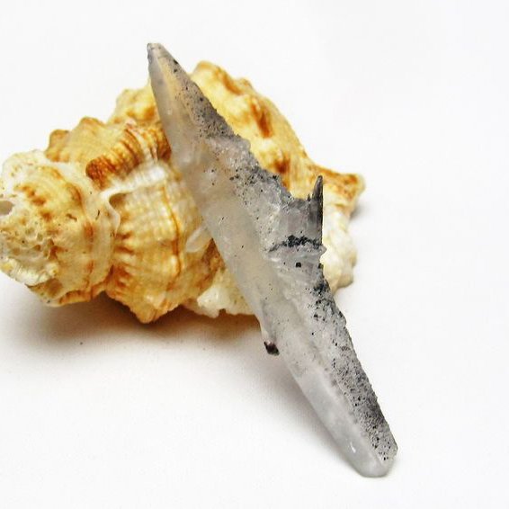 スティブナイトインクォーツ レーザークリスタル アメリカ産 [T679-1187]