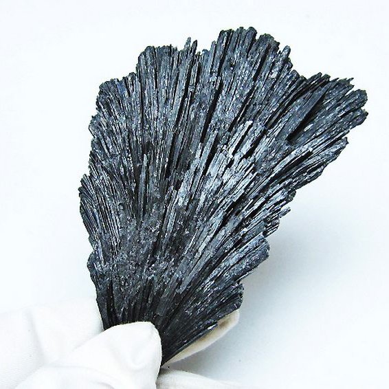 ブラック カイヤナイト 原石[T697-3964]