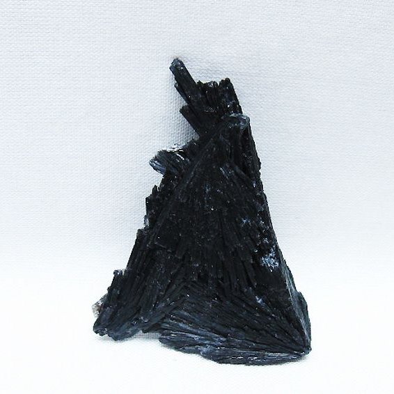 ブラック カイヤナイト 原石 [t697-4344]