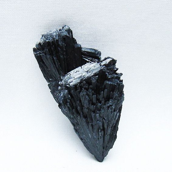 ブラック カイヤナイト 原石 [t697-4355]