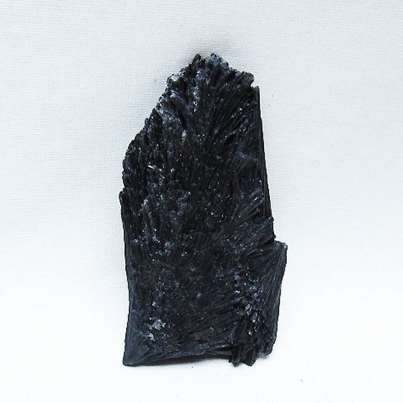 ブラック カイヤナイト 原石 [t697-4417]