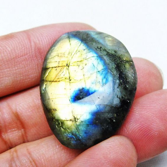 ラブラドライト 原石 [t703-5046]