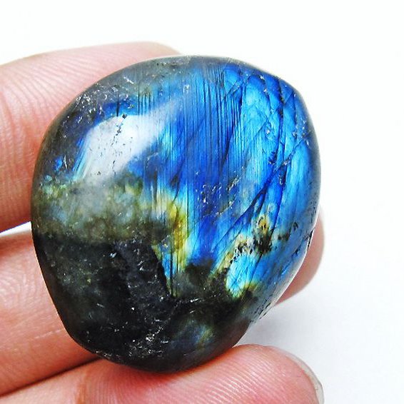 ラブラドライト 原石 [t703-5065]