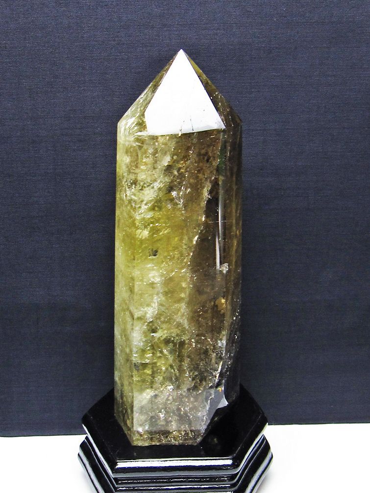 1.9Kg 虹入り シトリン水晶 六角柱[T719-5045]