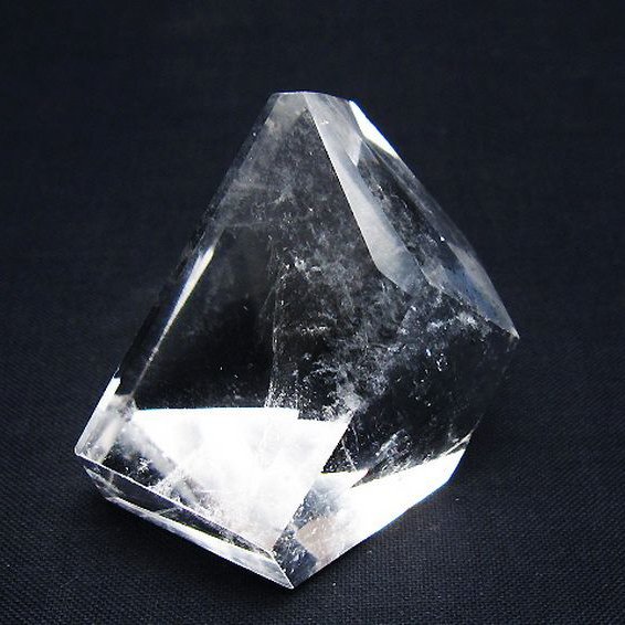 ガーデン入り 水晶 原石[T72-3089]