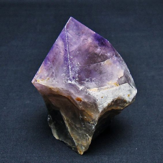 アメジスト 六角柱 [t720-1202]