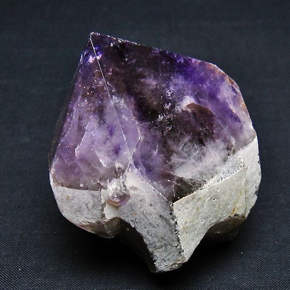 アメジスト 六角柱[T720-1233]