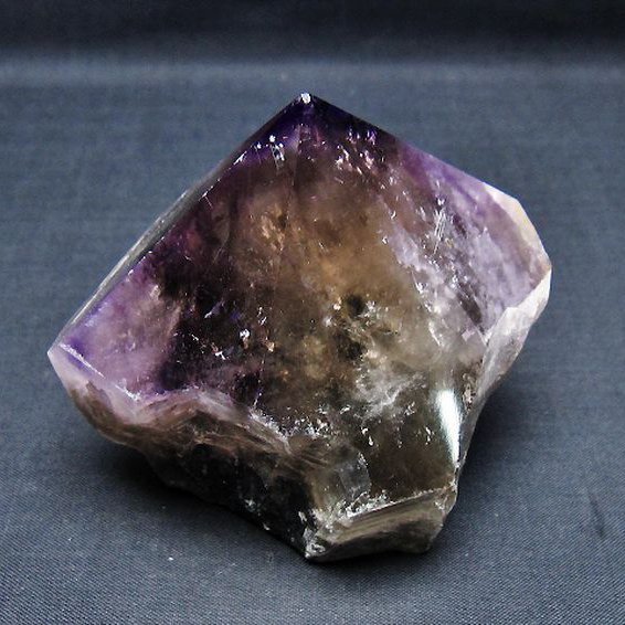 アメジスト 六角柱 [t720-1329]
