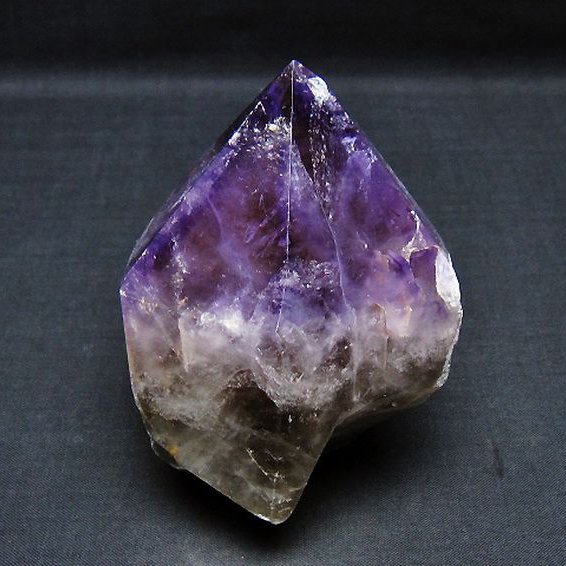 虹入り アメジスト 六角柱[T720-1347]