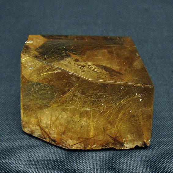 ゴールドタイチンルチル 原石[T725-2715]