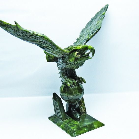 2.6Kg インド翡翠 鷹 置物[T726-1487]