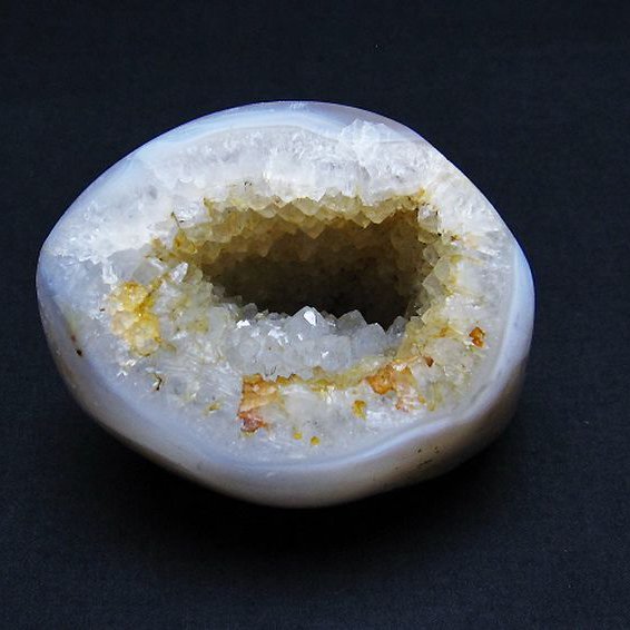 ウルグアイ産  アゲート水晶ドーム[T757-1686]