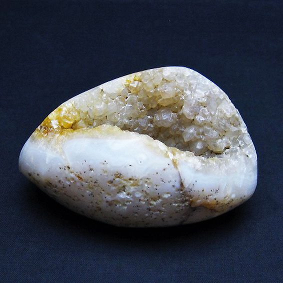 ウルグアイ産  アゲート水晶ドーム[T757-1814]