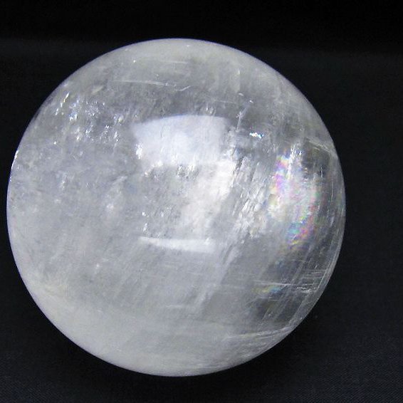 虹入り カルサイト 丸玉 78mm [t758-2403]
