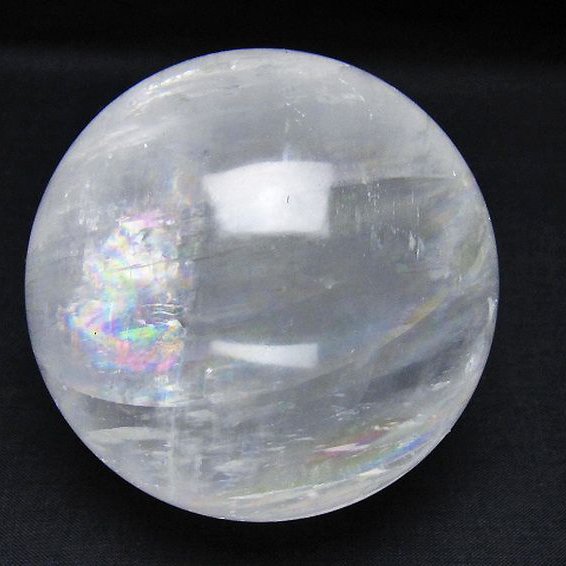 虹入り カルサイト 丸玉 82mm [t758-2414]