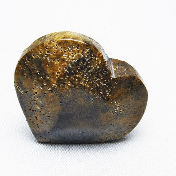 ルチルインアゲート ハート 置物[T763-3506]