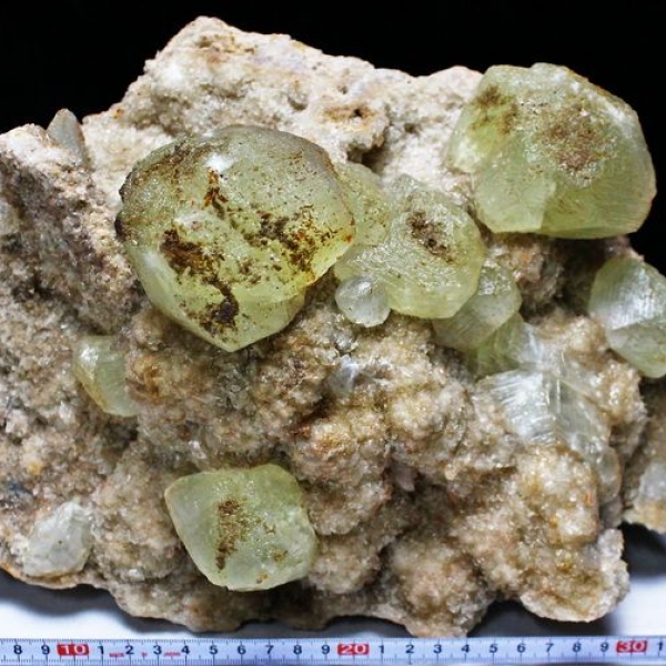 12.4Kg フローライト クラスター　台座付き 同梱不可[T768-645]