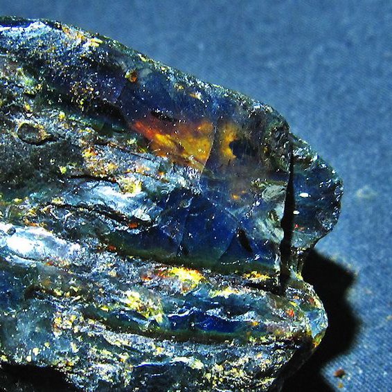 ブルーアンバー 原石[T800-1202]