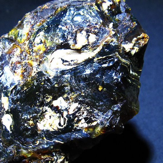 ブルーアンバー 原石[T800-1525]