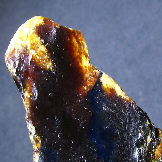 ブルーアンバー 原石[T800-1587]